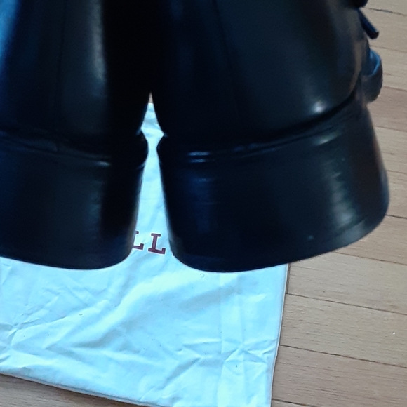 Boot - Picture 6 of 8